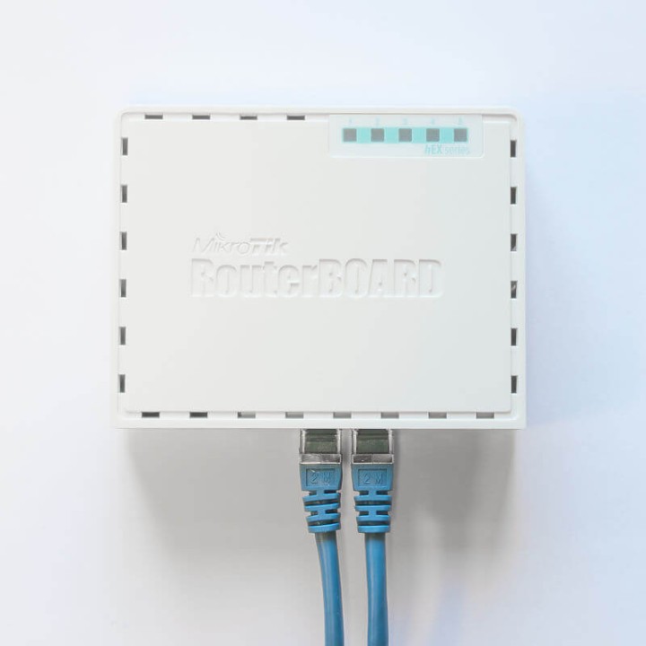 MIKROTIK ROUTERBOARD RB750Gr3 880 MHz  5 x 10/100/1000 Ethernet ports RouterOS l.4
